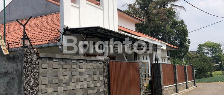 Beautiful 4-Bedroom House Complete with Furnishings 1