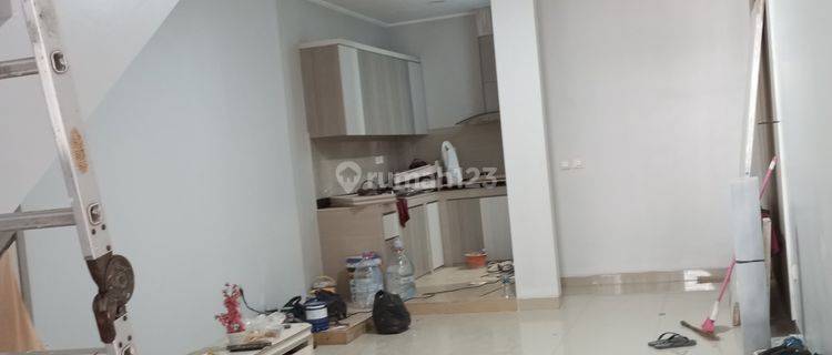 Disewakan Rumah Golf Lake 2 Lantai Sudah Renovasi Siap Huni 1