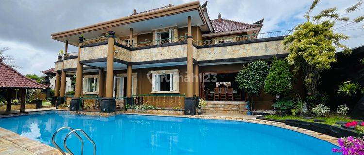 Exclusive Antique style House For Sale In West Denpasar 1