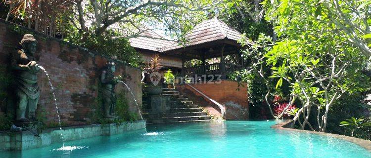 Luxurious Estate With 5 Villas Close To Tegenungan Waterfall. 1