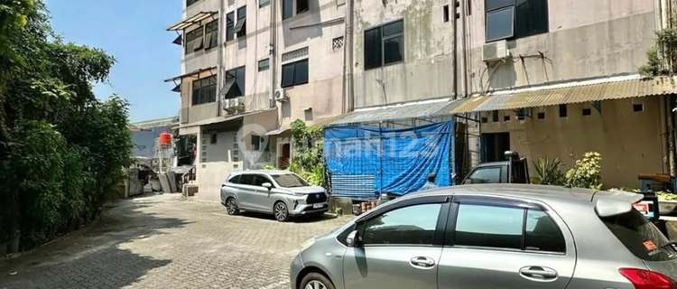 Commercial building for quick sale at NJOP price in Senopati area 1