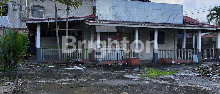 RUMAH BULATAN PARKIRAN LUAS TENGAH KOTA PEKANBARU 1