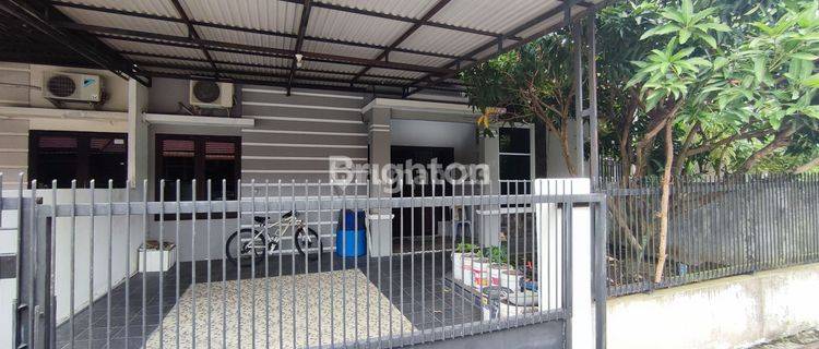 Rumah hunian komplek perumahan tengah kota 1