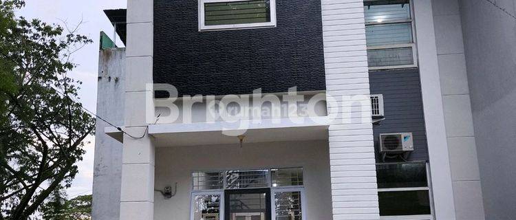 RUMAH HOOK 2 LANTAI CLUSTER SEMI FURNISHED PEKANBARU 1