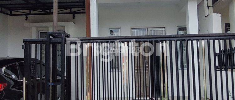 RUMAH FULL FURNISHED TENGAH KOTA PEKANBARU 1