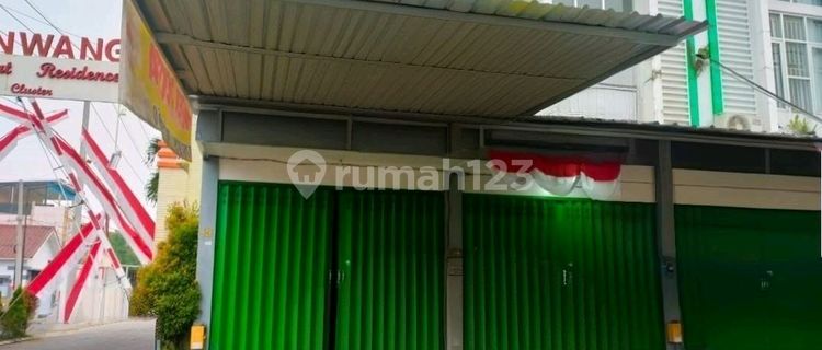 2-Story Corner Shop House in Pandanwangi, Malang 1