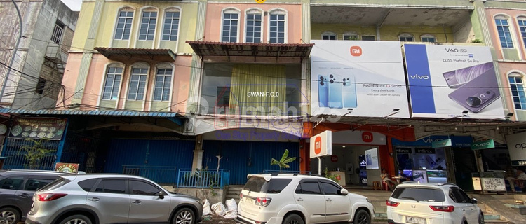 For Sale: 3-Story Shophouse in Super Strategic Location at Sungai Panas 1