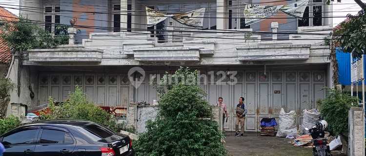 For Sale, Strategic Main Road Shop House in Lengkong Besar 1