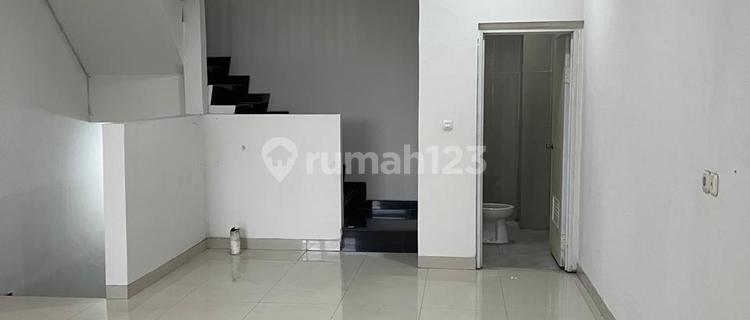 For Rent: 3-Story Shop House in Taman Kopo Indah, Bandung 1