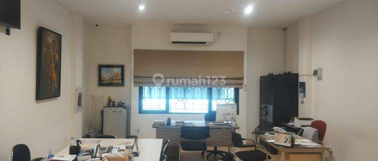 Dijual Ruko 3 Lantai Strategis Di Gatsu Timur AT 1