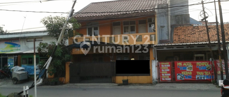 House by a Busy Road in Pondok Bambu 1