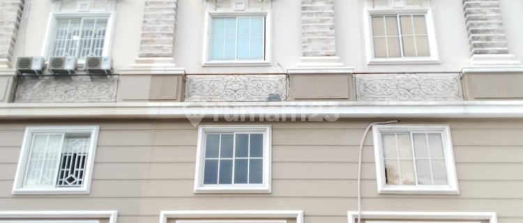 Ruko Green Lake City Boulevard 4 Lantai  1