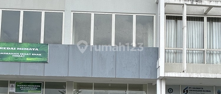 3-Story Shop House, Ready to Use, Near Makassar Toll Road 1