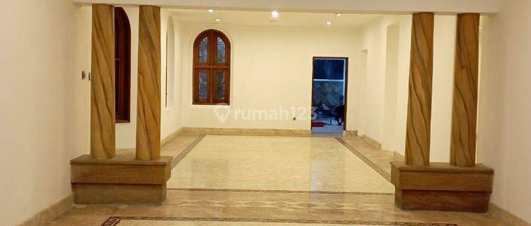 Disewakan Rumah Nol Jalan Raya Darmo Surabaya Pusat, cocok untuk kantor, cafe, dan lain-lain 1