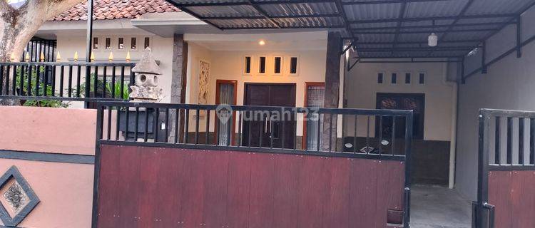 Rumah Kontrakan Bagus Semi Furnished SHM di Sidakarya, Denpasar 1