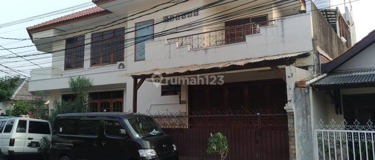 Dijual Rumah 2 Lantai di Kawasan Menteng Jakarta Pusat  1