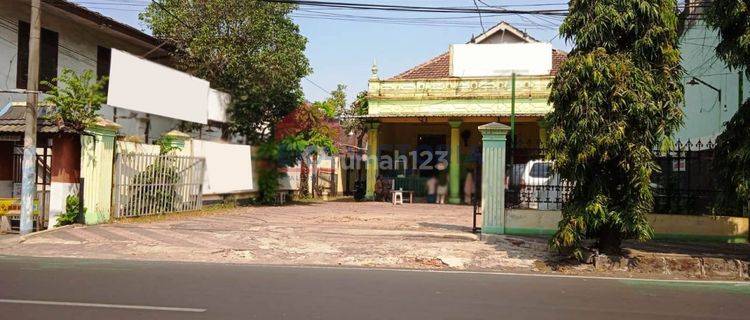 Rumah Lantai Lokasi Strategis Pusat Kota Cocok Untuk Usaha di Arif Rahman Hakim, Kauman, Kec. Klojen, Kota Malang 1