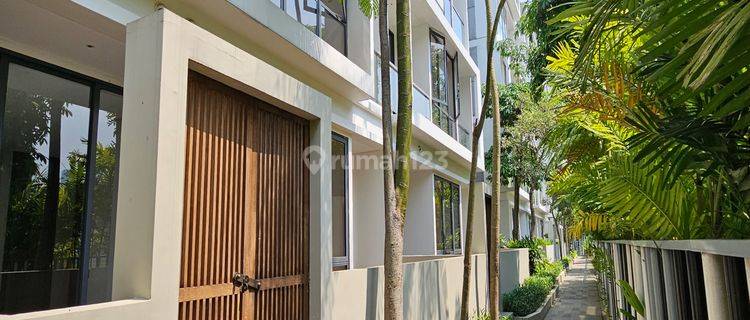 DIJUAL NEW The Rosebay Apartemen Lantai 1 dengan Taman (HK)  1