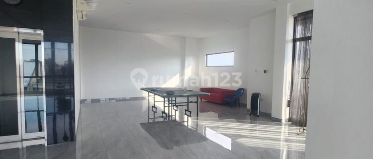 Luxury 3.5-Story House 600 M2 with Lift @Sunter, North Jakarta 1