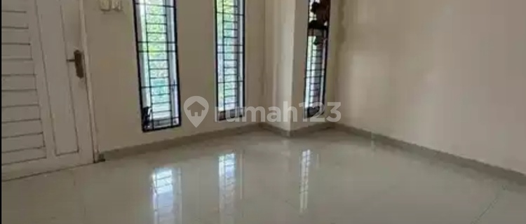 Rumah / Villa 2 1/2 Lantai Rooftop Siap Huni di Medan Denai 1
