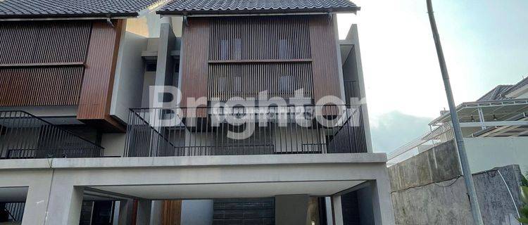 RUMAH MEWAH 2 LANTAI CLUSTER EXCLUSIVE COLOMADU 1