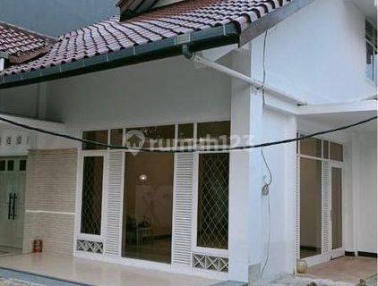 Rumah Fully Renovated di Pakubuwono Area One Gate Access 1