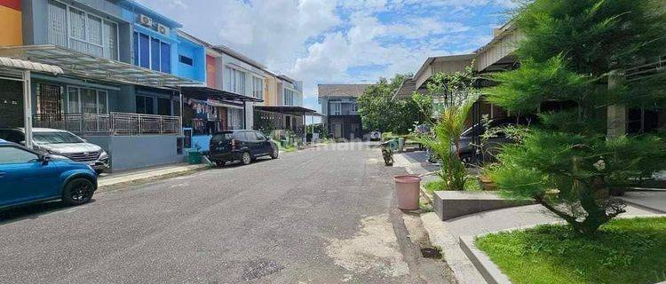  Rumah Bagus  3 Lantai Bagus Semi Furnished 1