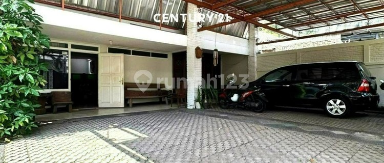 A Serene and Comfortable House in the Exclusive 9899 Area 1