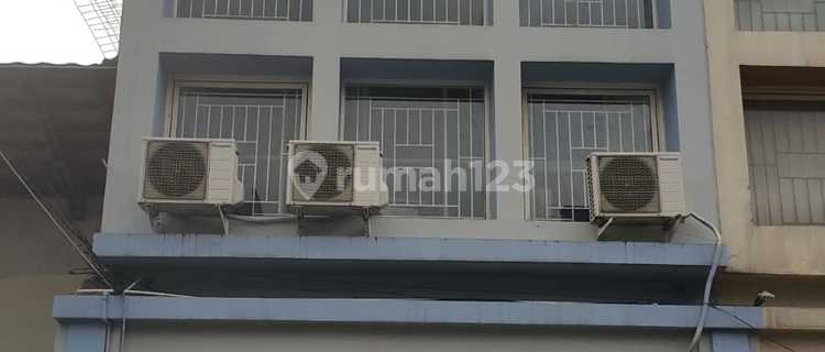 Ruko 2nd & 3rd Floor Strategic Location Suitable for Online Business in Permata Regency Srengseng, West Jakarta 1