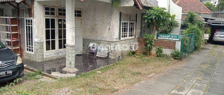 Rumah Tua Anggrek Dengan Lokasi Strategis 1