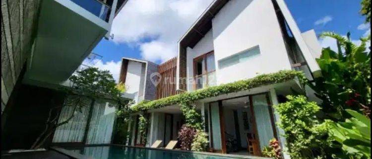 Exquisite 5 Bedrooms Villa In Puri Gading Complex 1