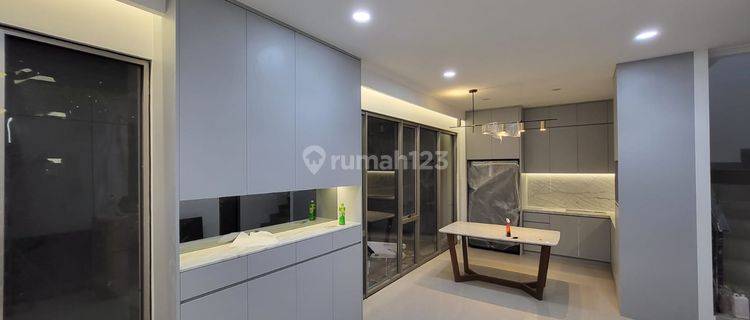 RUMAH CANTIK SIAP HUNI FURNISHED 8x10 PIK2 TAHAP1 CLUSTER FAVORIT 1