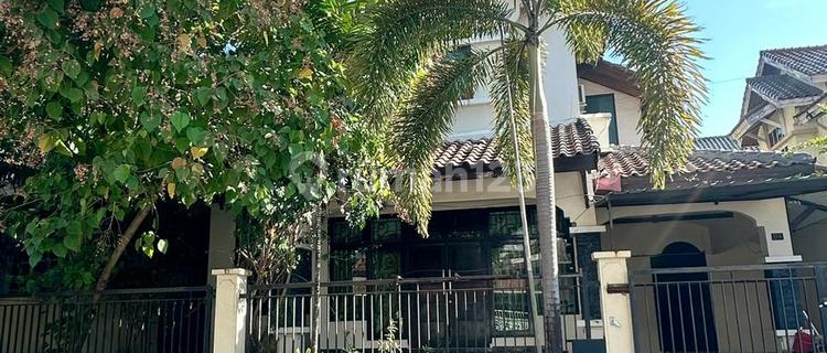Rumah 2 Lantai Tengah Kota Di Komp Premium 1