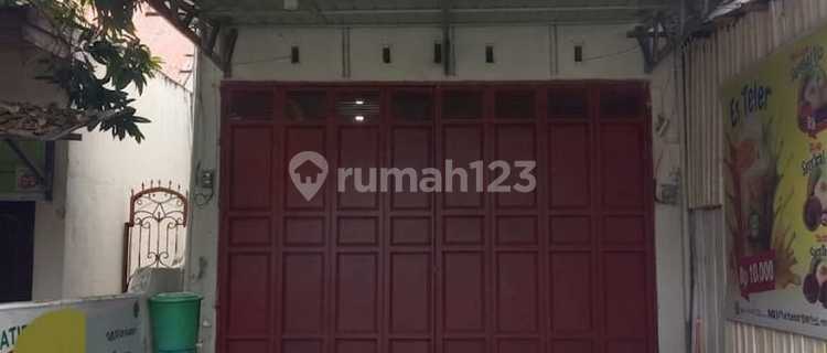1-Story Shophouse for Business in Palu 1
