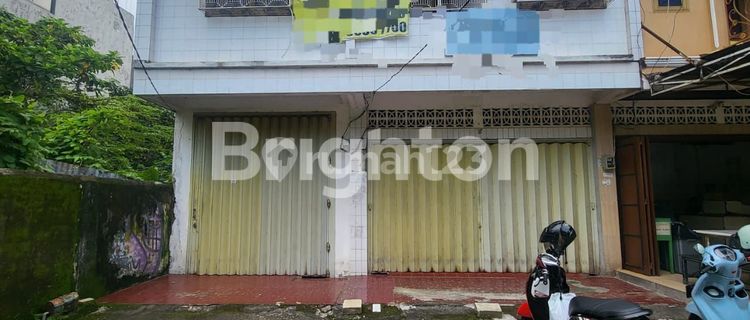 2.5-story shophouse in Sultan Alaudin 1