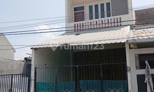 2-Story Shop House with Strategic Location in City Center, Suitable for Warehouse 1