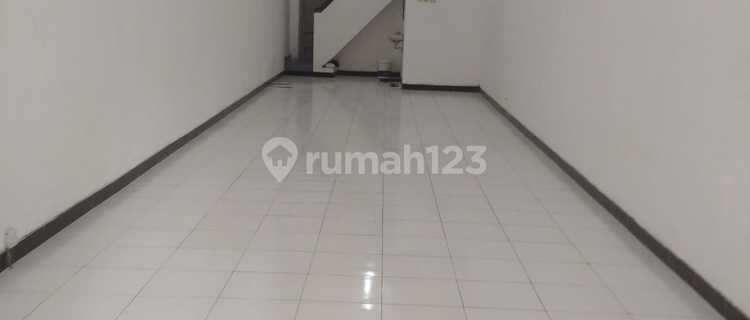 2-Story Ready-to-Use Shop House for Store and Warehouse in the City Center 1