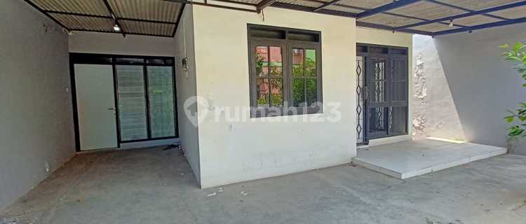 Ready-to-Occupy Rental House in Puri Anjasmoro Near Binus 1