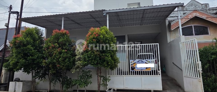 Ready-to-Occupy House Near Airport and Private School with AC and Canopy 1