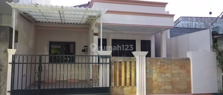 Rumah Sewa Bagus Tengah Kota Siap Huni Full Perabot 1