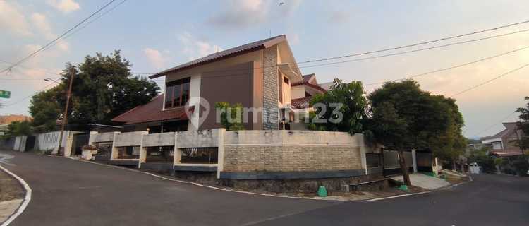 Jual Cepat Rumah Furnished di Gajah Mungkur Dekat Akpol Kamar Banyak 1