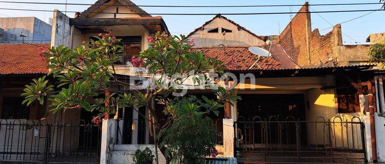 RUMAH SECOND SELANGKAH KE JALAN RAYA TENGGILIS 1