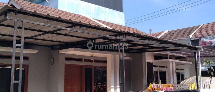 Rumah Mewah Pinggir Jalan Dilalui Angkutan Umum 1