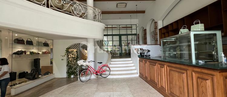 Quick Sale House in Kebayoran Suitable for Business 1