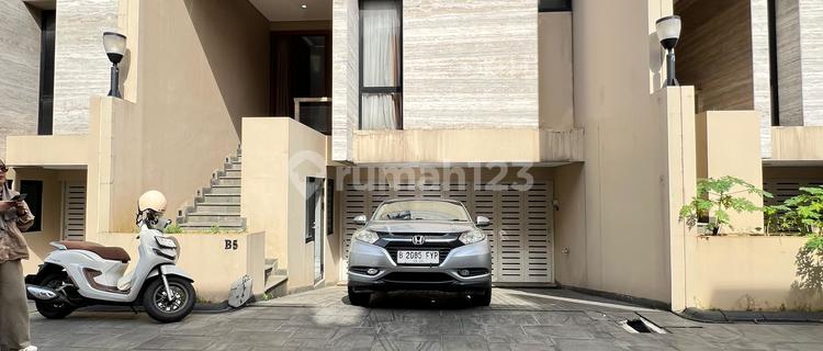For Rent House Inside Complex in Pejaten 1