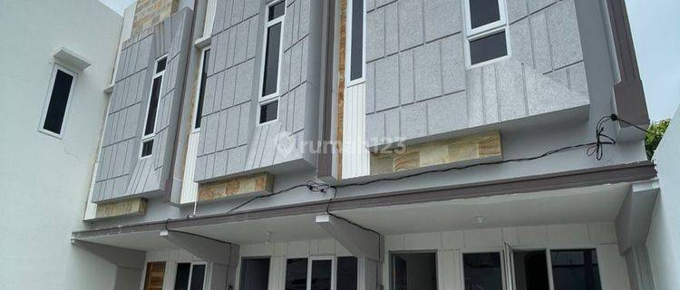 Townhouse Daerah Krakatau/Sutomo Ujung Siap Huni  1