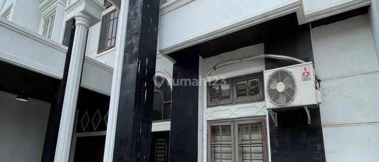 Villa Luas Komplek Cemara Asri Kota Medan 1