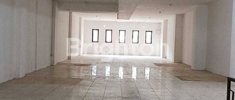  Ruko komersil di Tanah Abang lokasi terbaik di Jakarta Pusat , bisa digunakan utk usaha Cargo, Hotel, kios usaha dll 1