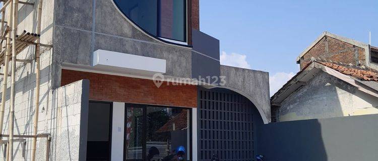 Rumah Minimalis 2 Lantai Dekat Telkom University di Bandung 1