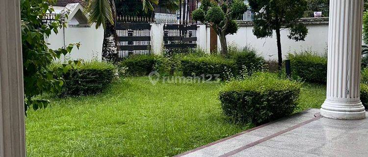 Dijual Villa Jalan Jl Multatuli 1